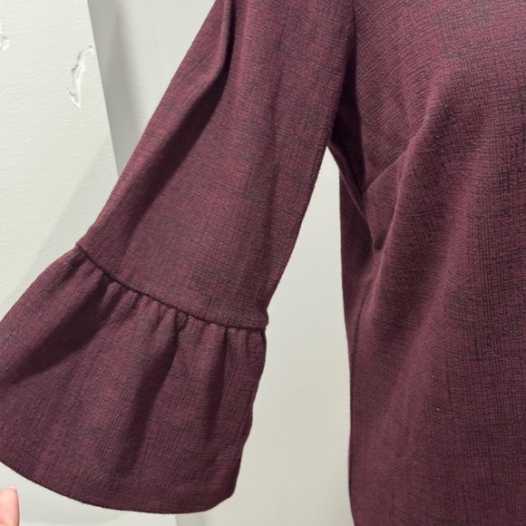 Ann Taylor 3/4 Ruffle Sleeve Top Burgundy Textured Blouse Size X - Picture 3 of 4